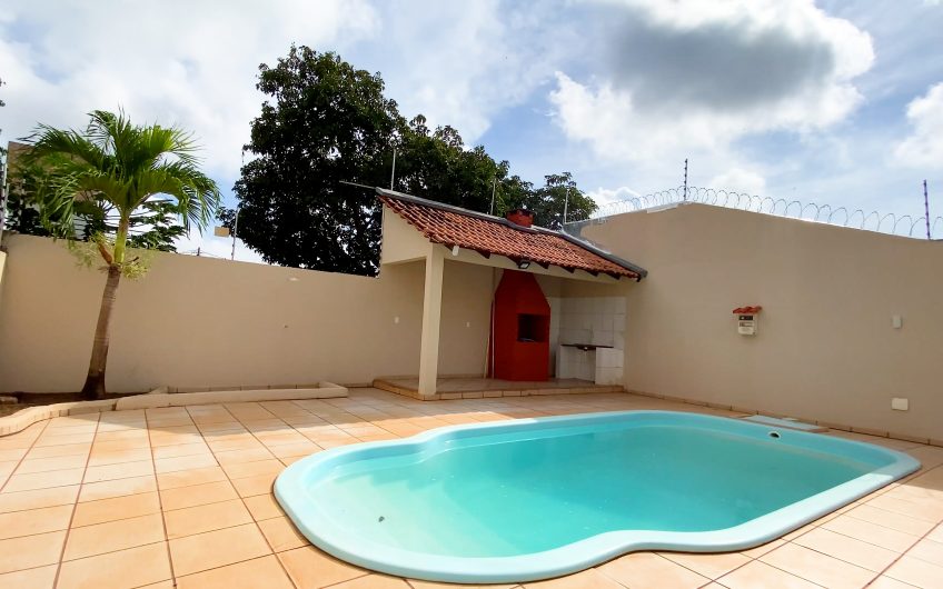 VENDE-SE CASA na Av. Palhão em Santarém, pertinho da UPA 24H